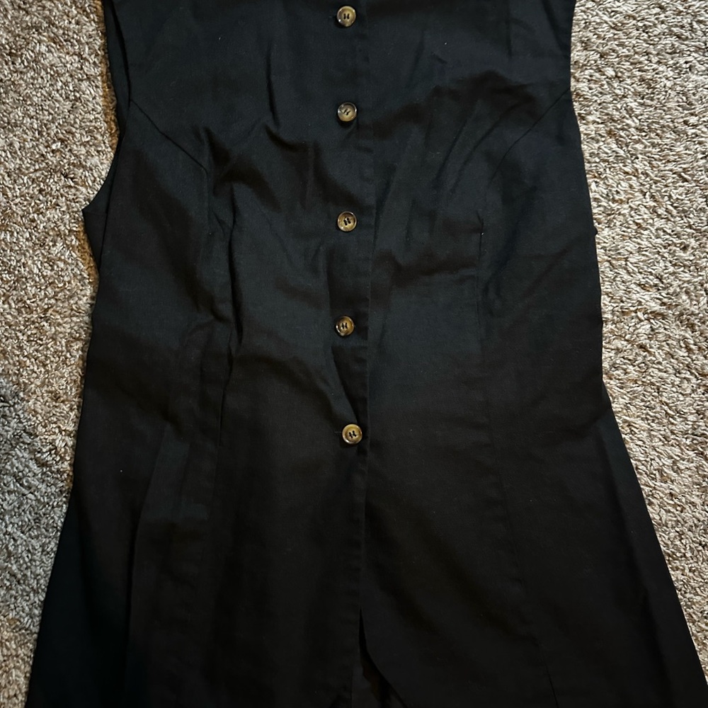 Black Button-Down Sleeveless Top